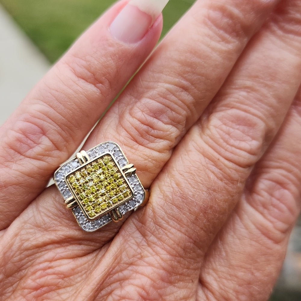 Sterling silver ring with white and yellow diamonds size 6.5