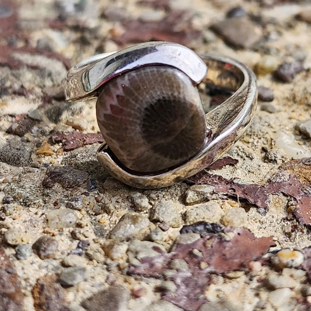 Sterling silver fossil ring size 6.75 Native American ?