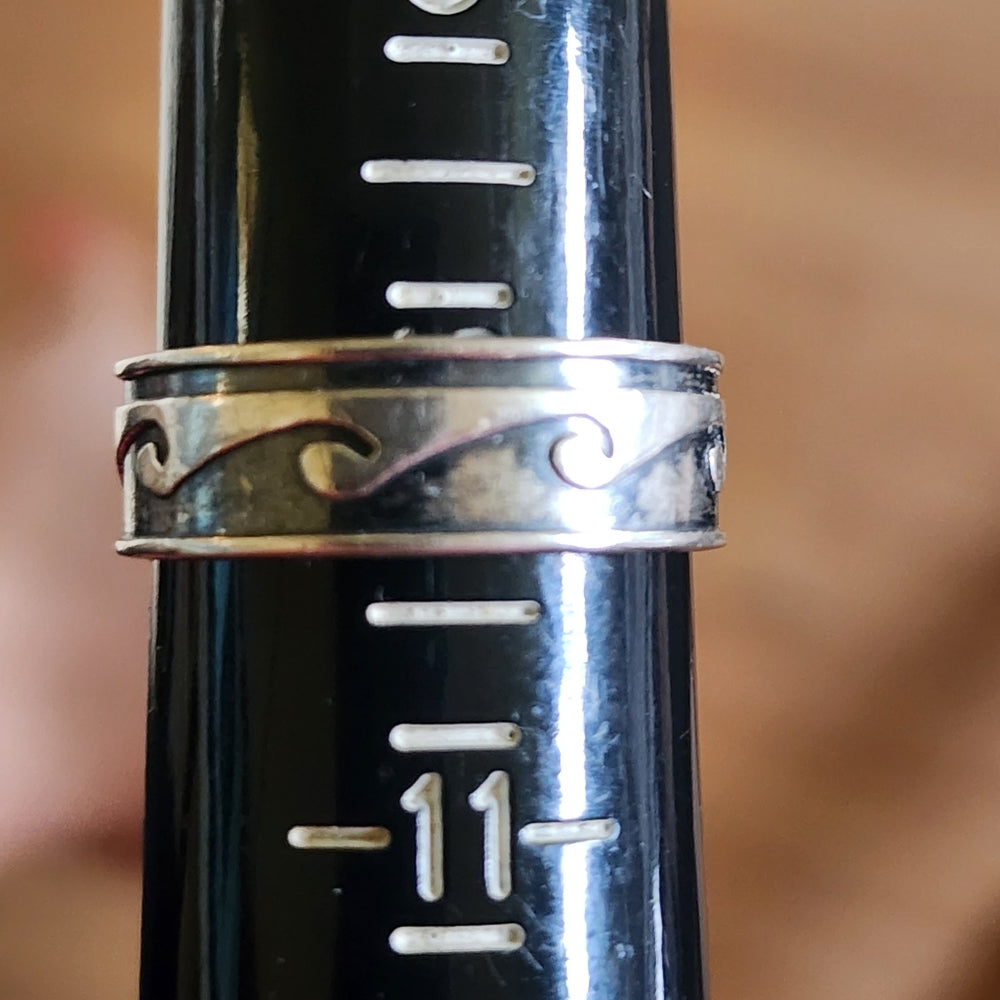 Vintage Mexican sterling silver ring band with waves size 10