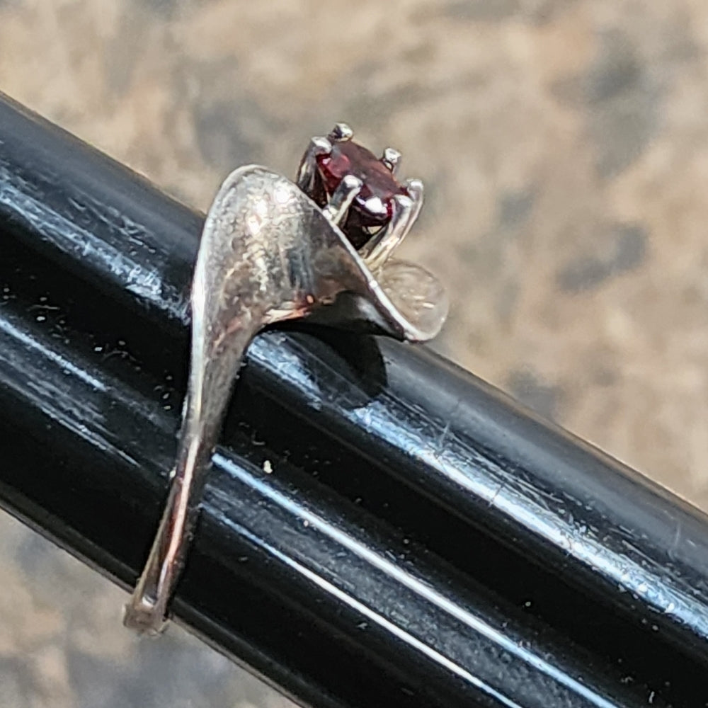 Sterling silver ring with red stone size 6.25
