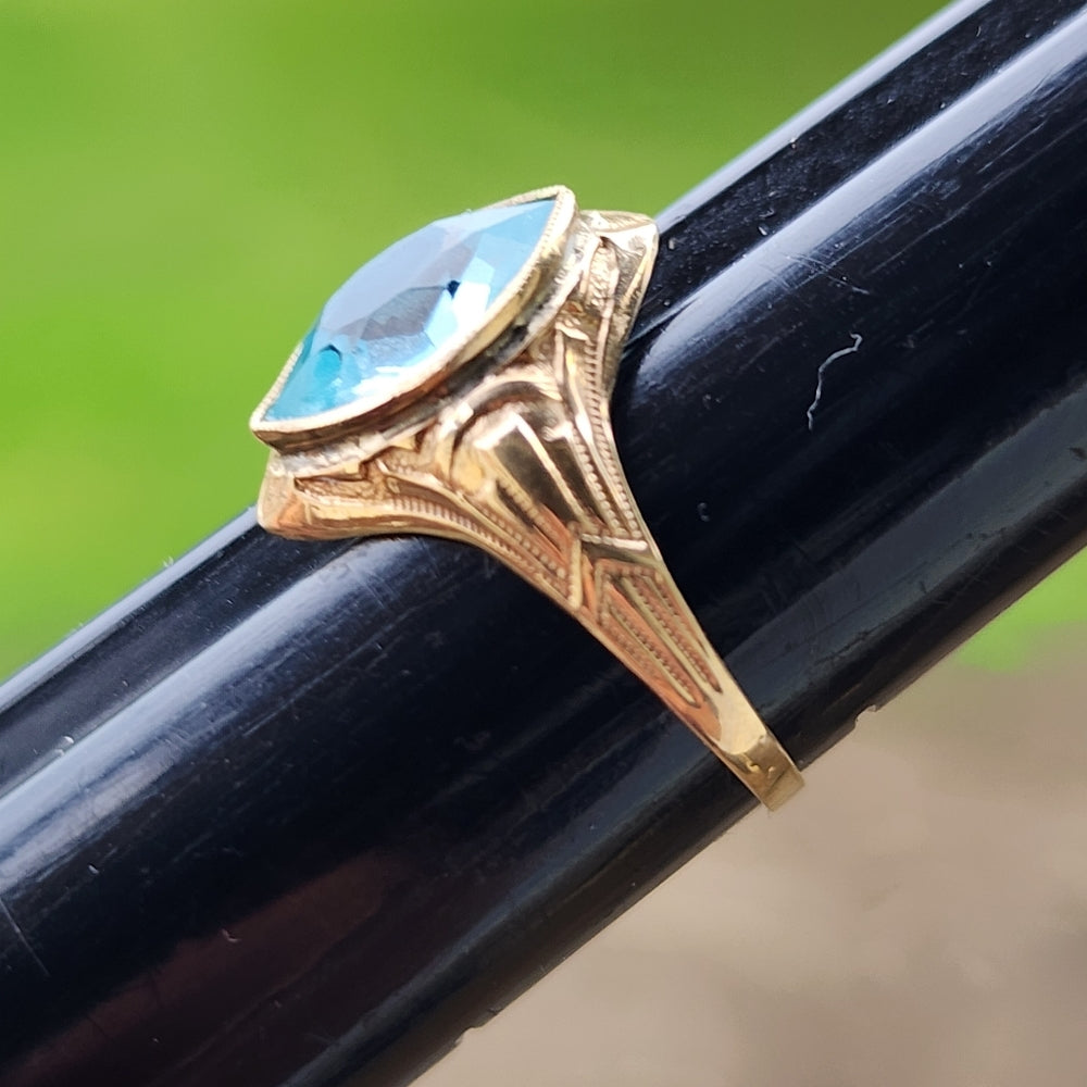 Antique 10k karat gold ring with blue stone size 5.25
