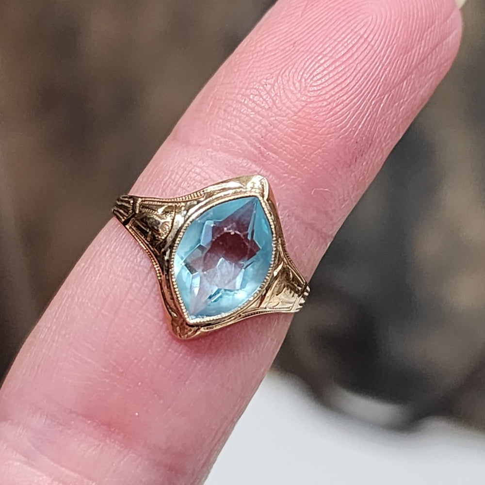 Antique 10k karat gold ring with blue stone size 5.25