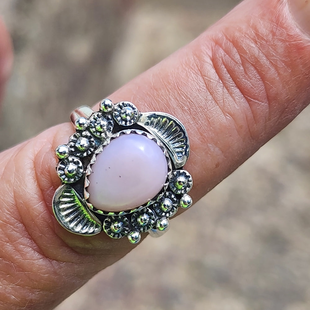 Sterling silver ring with pink stone size 6.25