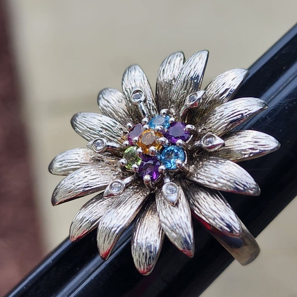 Sterling silver flower ring with gemstones size 8