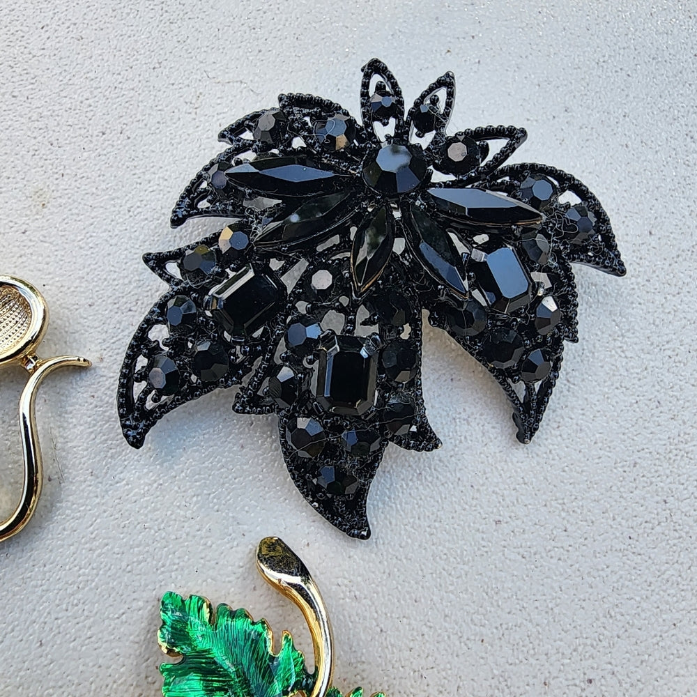 Lot  costume jewelry fashion pens designer Gerrys Sarah Coventry brooch pins