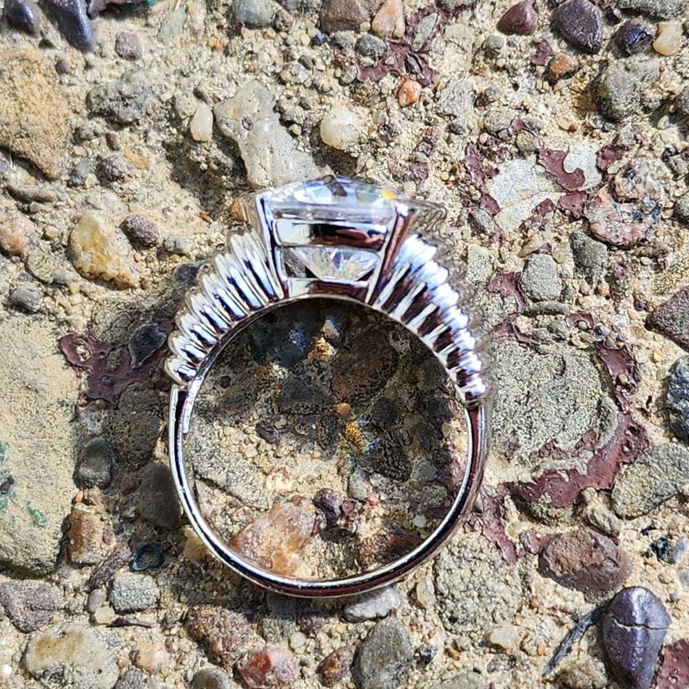 Sterling silver clear Stone ring beautiful stone size 8.25 wedding engagement