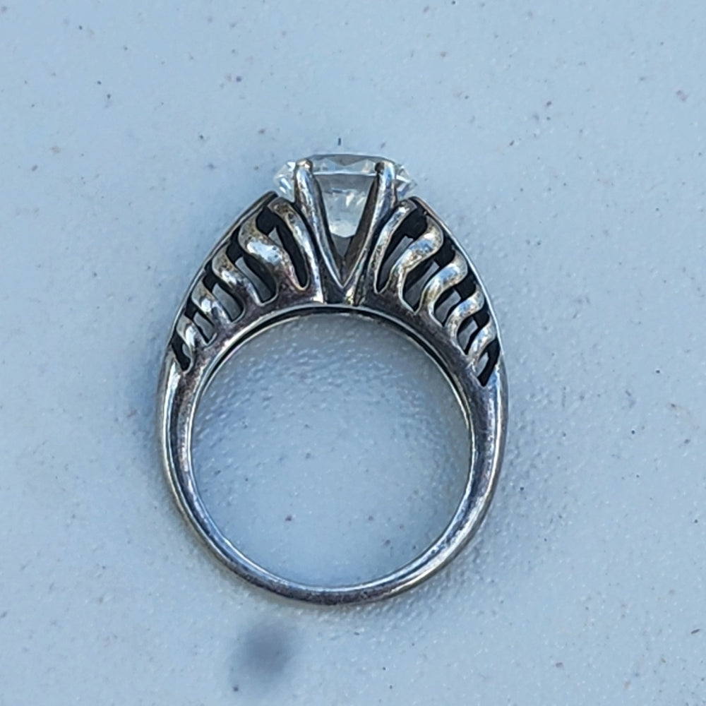 Vintage sterling silver ring by Kabana clear Stone size 8.75 wedding engagement