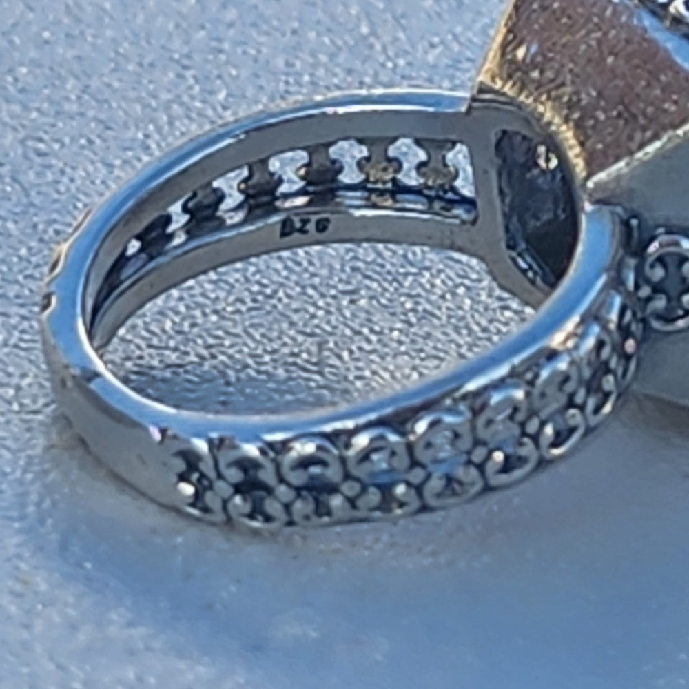 Quality chunky sterling silver ring Made in Israel size 8 big clear Stone