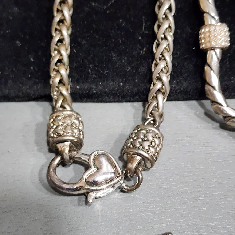 Fashion costume jewelry lot necklaces and bracelets some silver tone