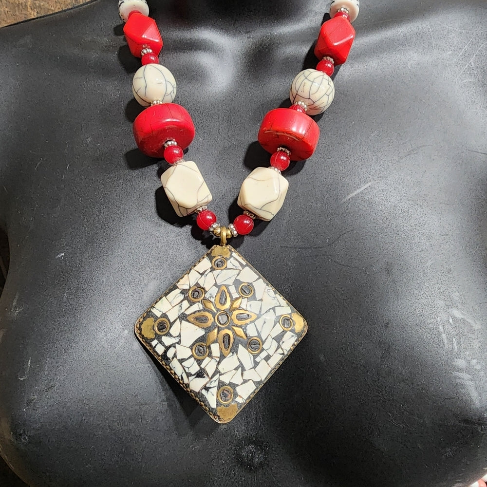 Lot of Fashion costume jewelry chunky necklaces vintage inspired
