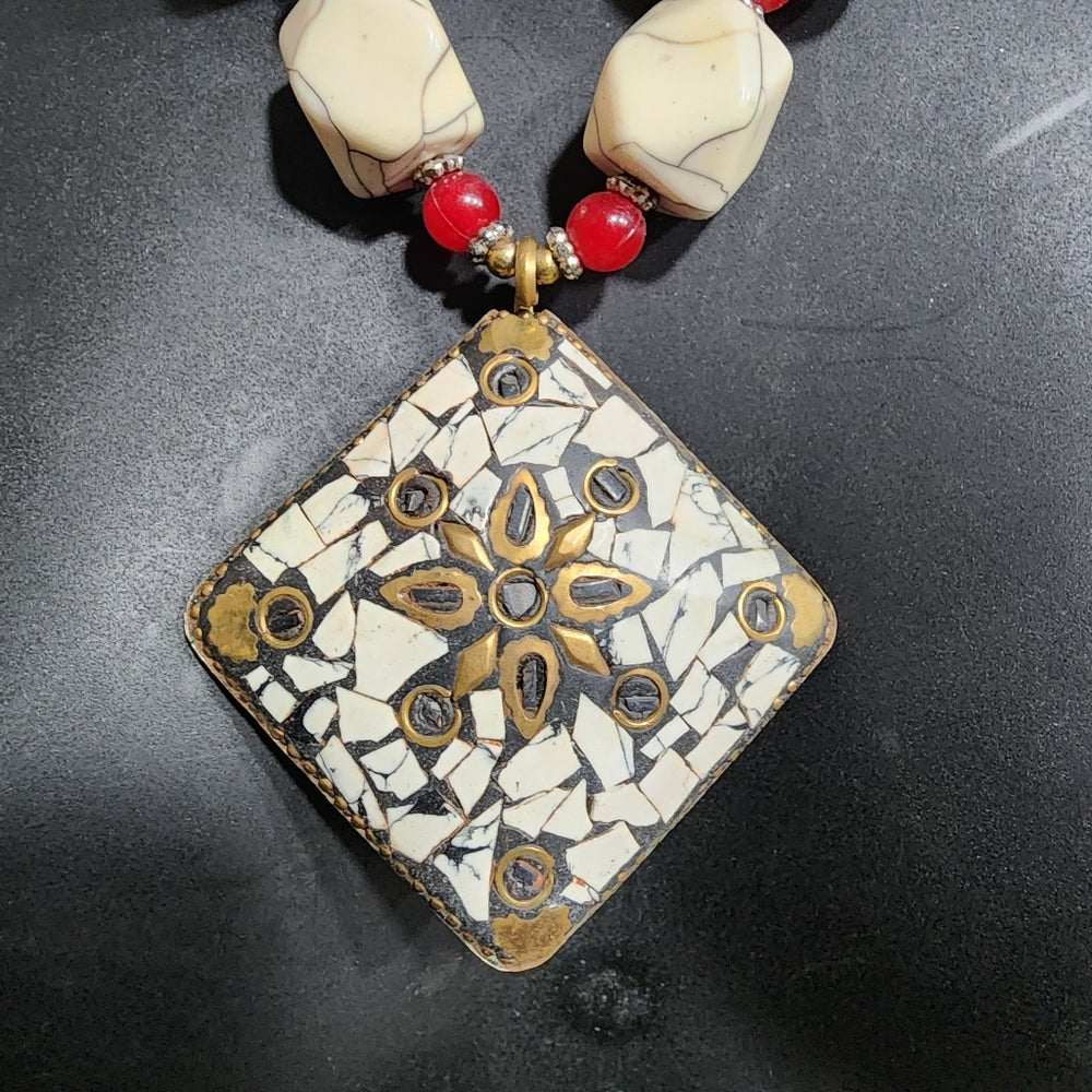 Lot of Fashion costume jewelry chunky necklaces vintage inspired