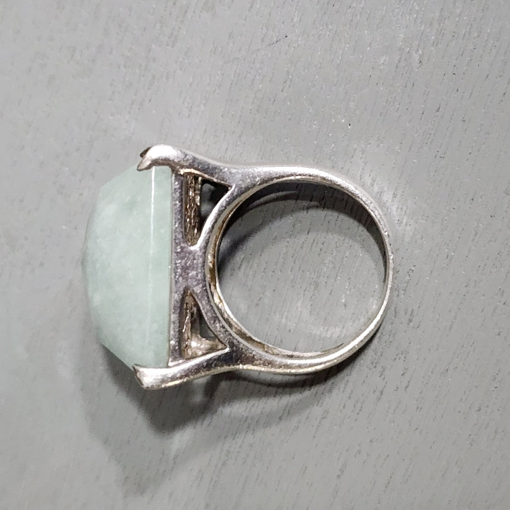 Statement sterling silver chunky ring light green stone Multifaceted size 9