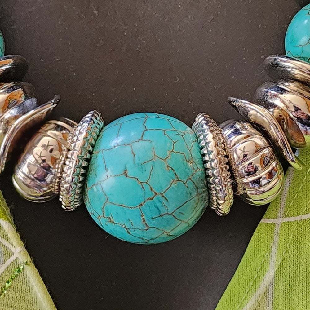 Costume jewelry statement Fashion necklace silver tone turquoise color chunky