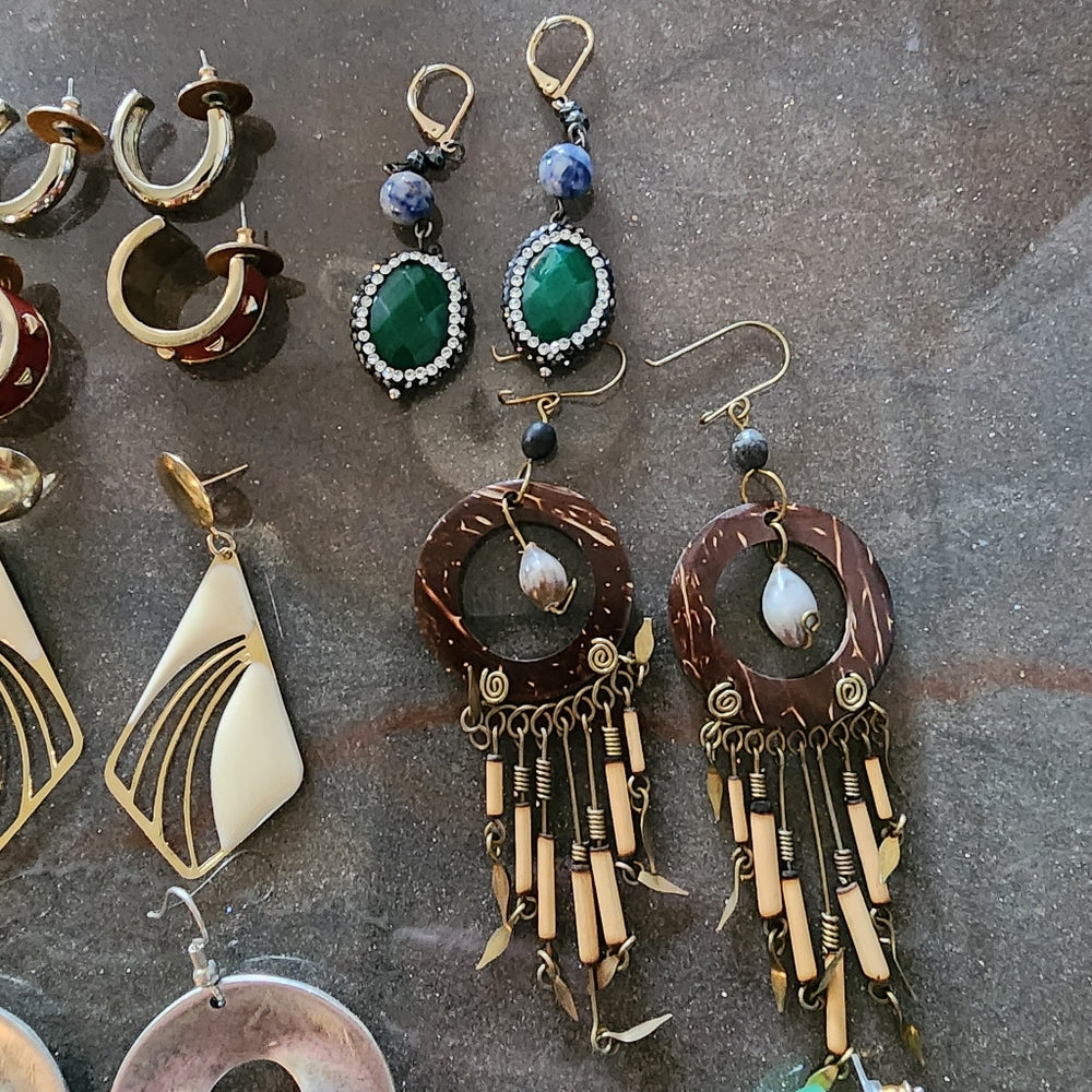 Bundle lot fashion costume earrings 17 pair rhinestone dangle feather coin
