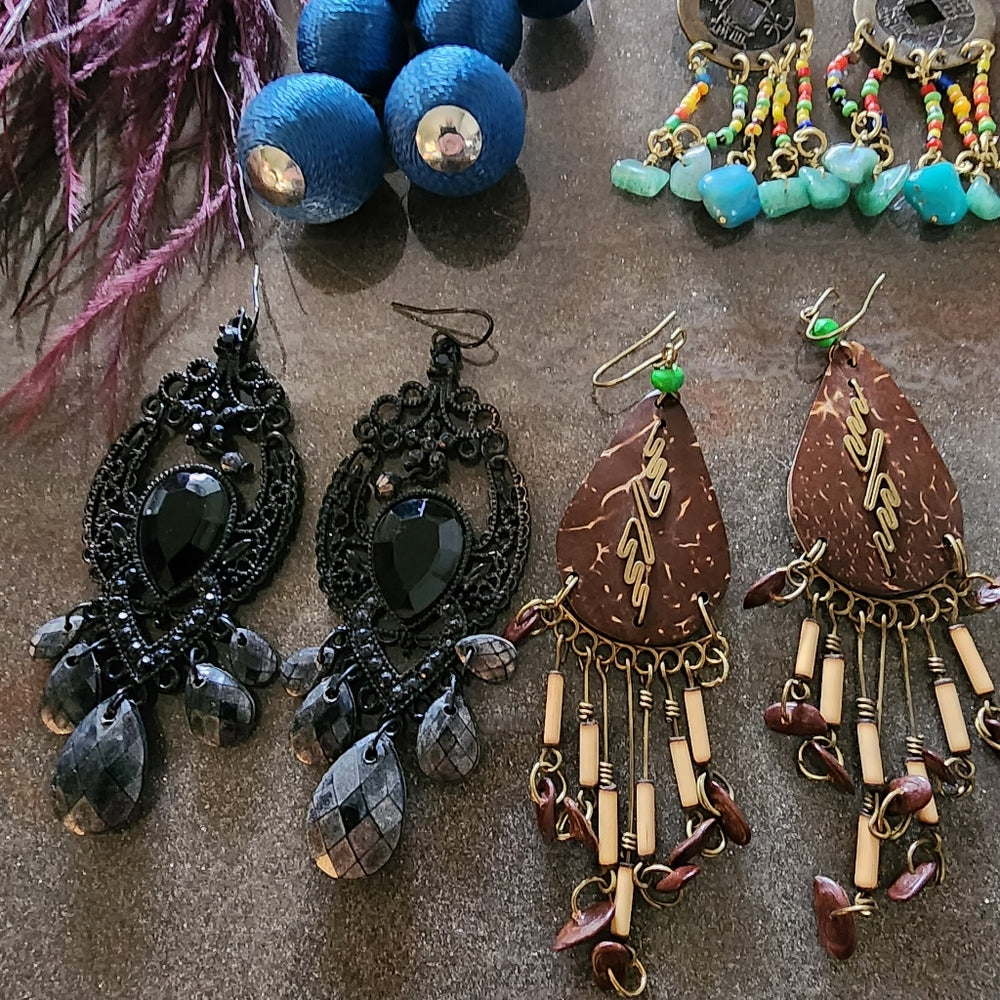 Bundle lot fashion costume earrings 17 pair rhinestone dangle feather coin
