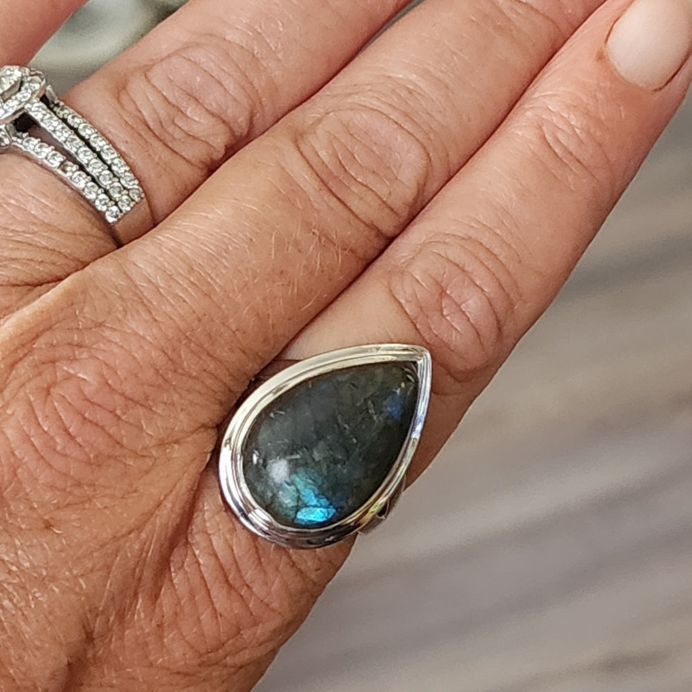 Sterling silver tear drop Labradorite ring size 8.75 fine jewelry