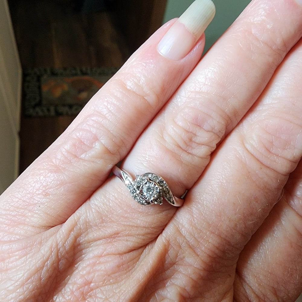 10K white gold diamond wedding engagement ring size 6.5