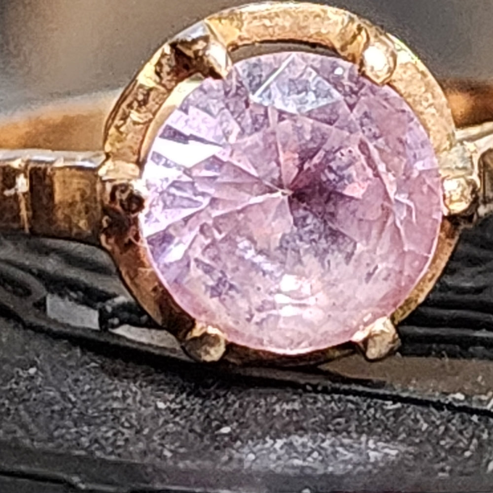 Antique 14k karat yellow gold ring with pink stone size 5.75