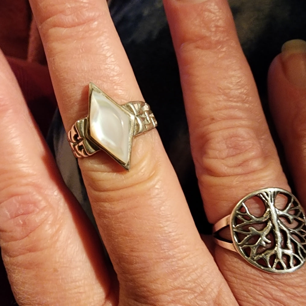 Handmade sterling silver ring with mother of pearl size 6.5 Native American ?