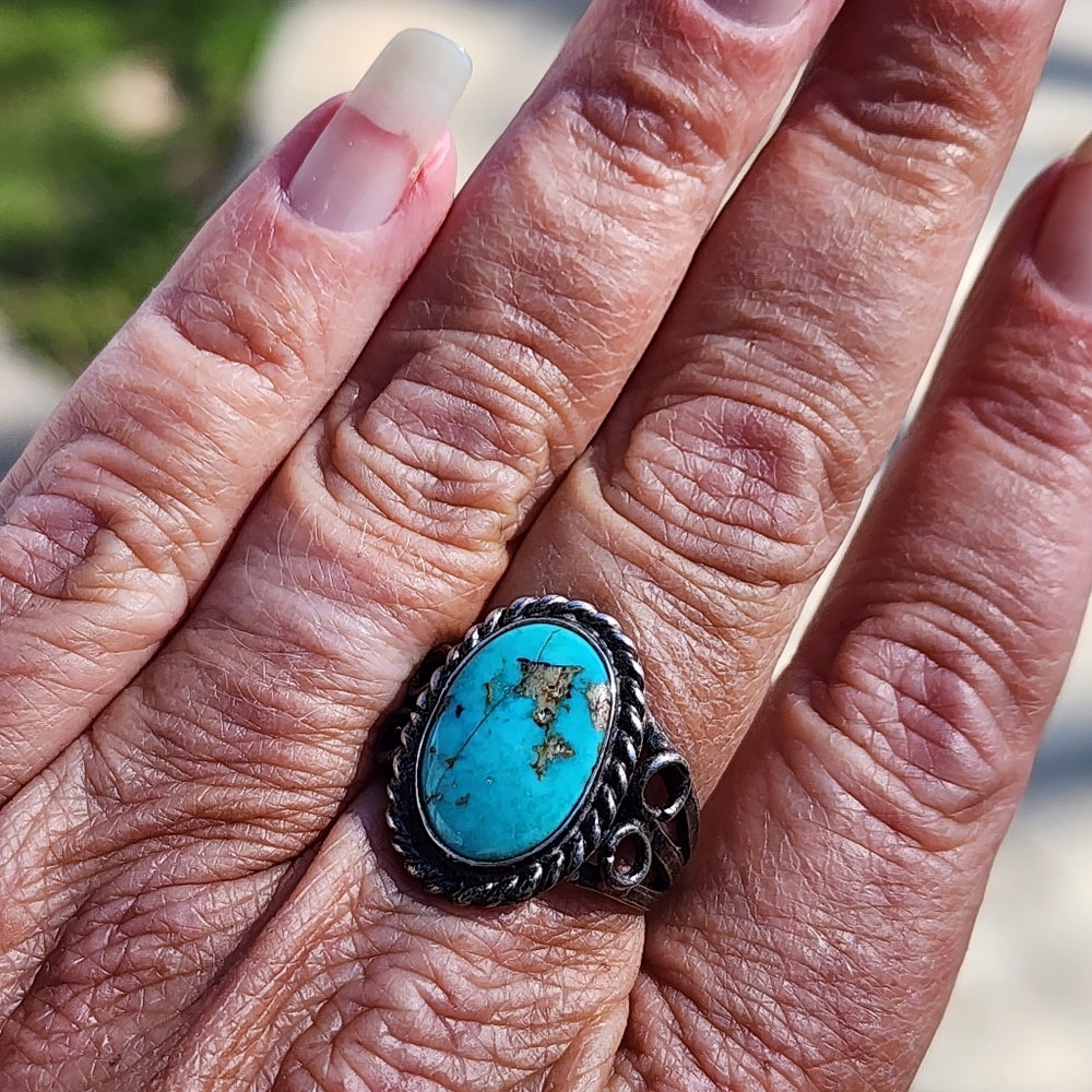 Vintage Sterling silver Native American Turquoise Ring as is size 8.5