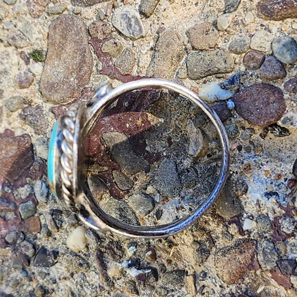 Vintage Sterling silver Native American Turquoise Ring as is size 8.5