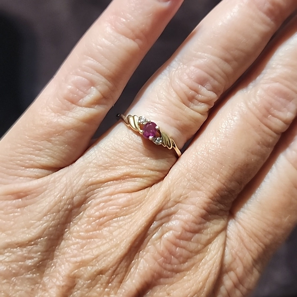 10K yellow gold pink sapphire and diamond ring size 6.5 fine jewelry