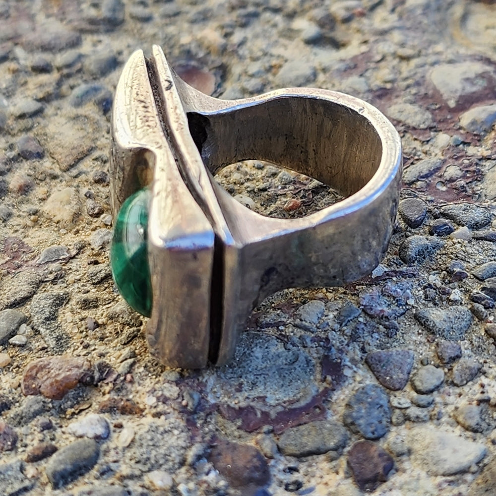 Size 8 Vintage sterling silver chunky modernist ring with malachite jewelry