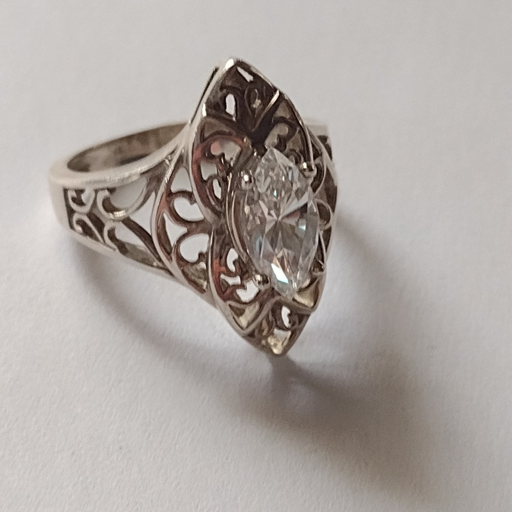 Sterling silver cubic zirconia ring size 5.5 signed DQ CZ from QVC jewelry