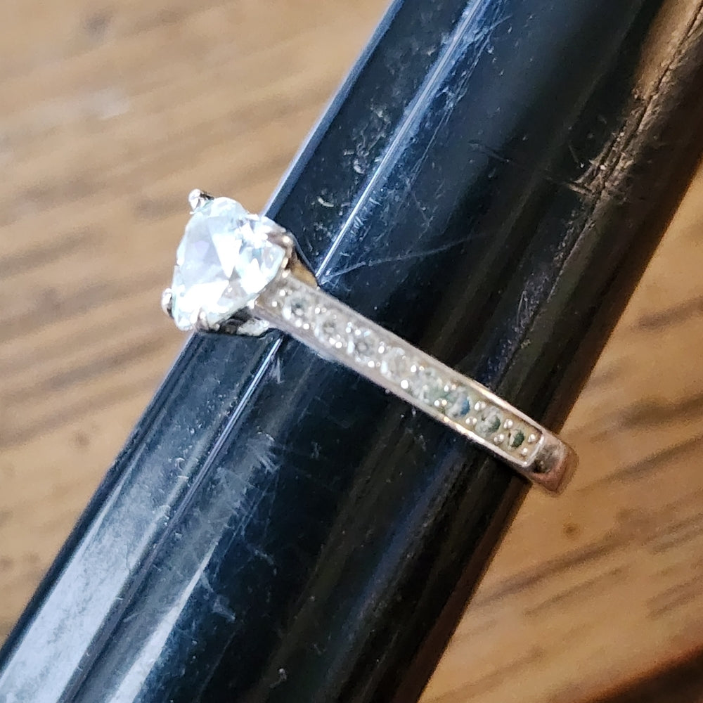 Swarovski Crystal heart shaped wedding engagement promise ring size 8 jewelry