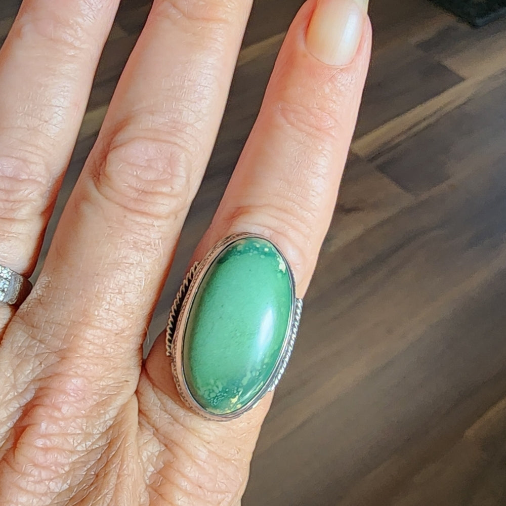 Sterling silver Native American green stone ring size 8 fine jewelry