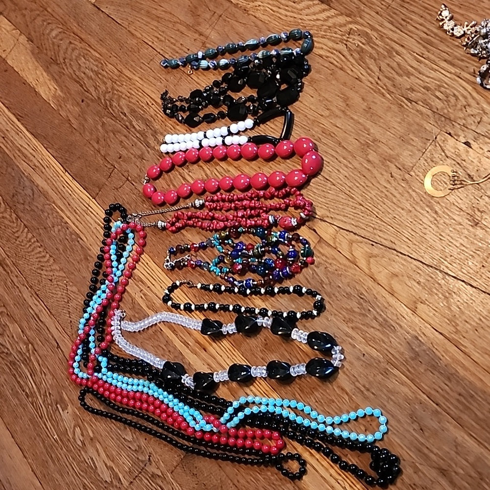 Bundle lot acrylic lucite bead necklaces costume fashion jewelry