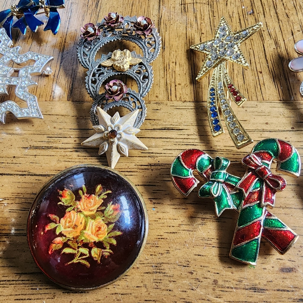 SALE Bundle lot costume fashion jewelry brooches scarf pin  flowers fish snow…