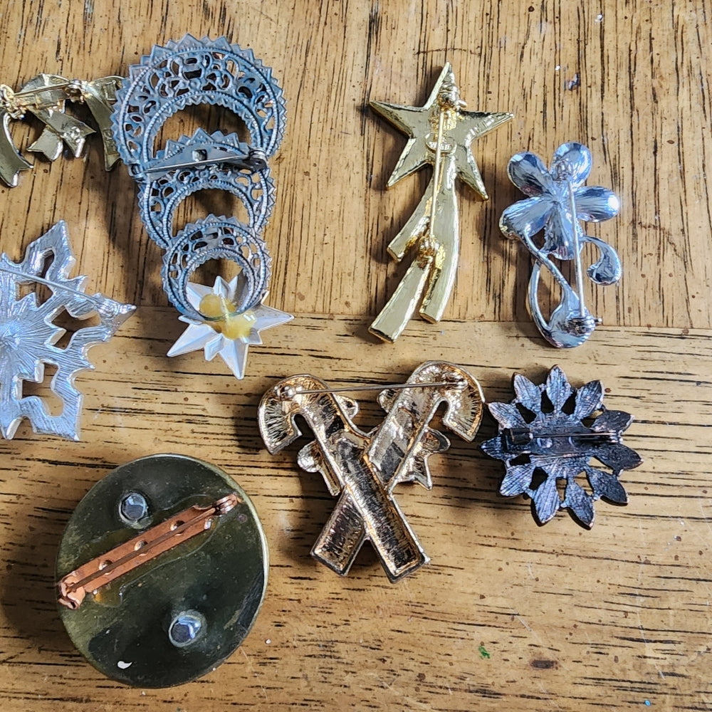 SALE Bundle lot costume fashion jewelry brooches scarf pin  flowers fish snow…