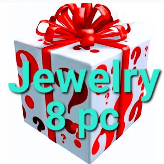 8 pc of costume fashion jewelry