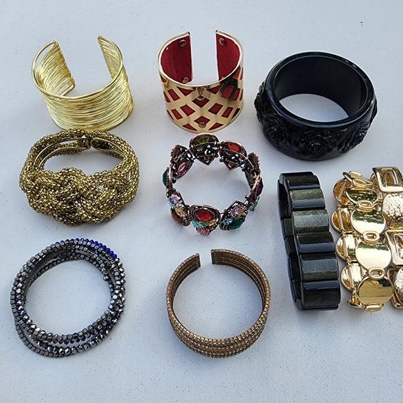 Jewelry lot bracelets Bangle cuff stretch mostly gold tone 10pc