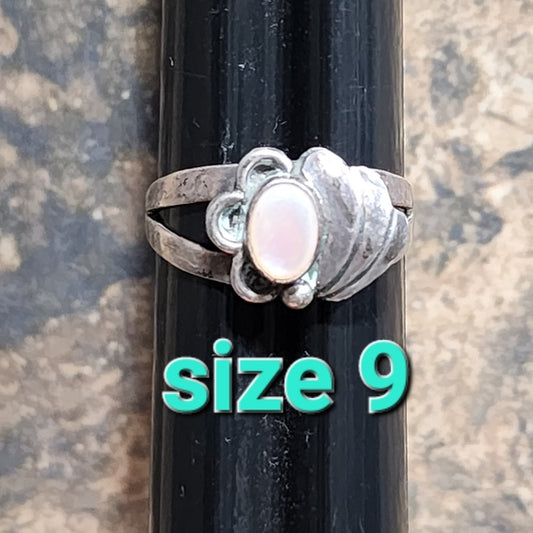 Vintage Native American mother of pearl sterling silver ring by James Begay Jr