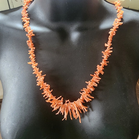 Vintage Lucoral coral necklace dainty minimalist sea organic jewelry