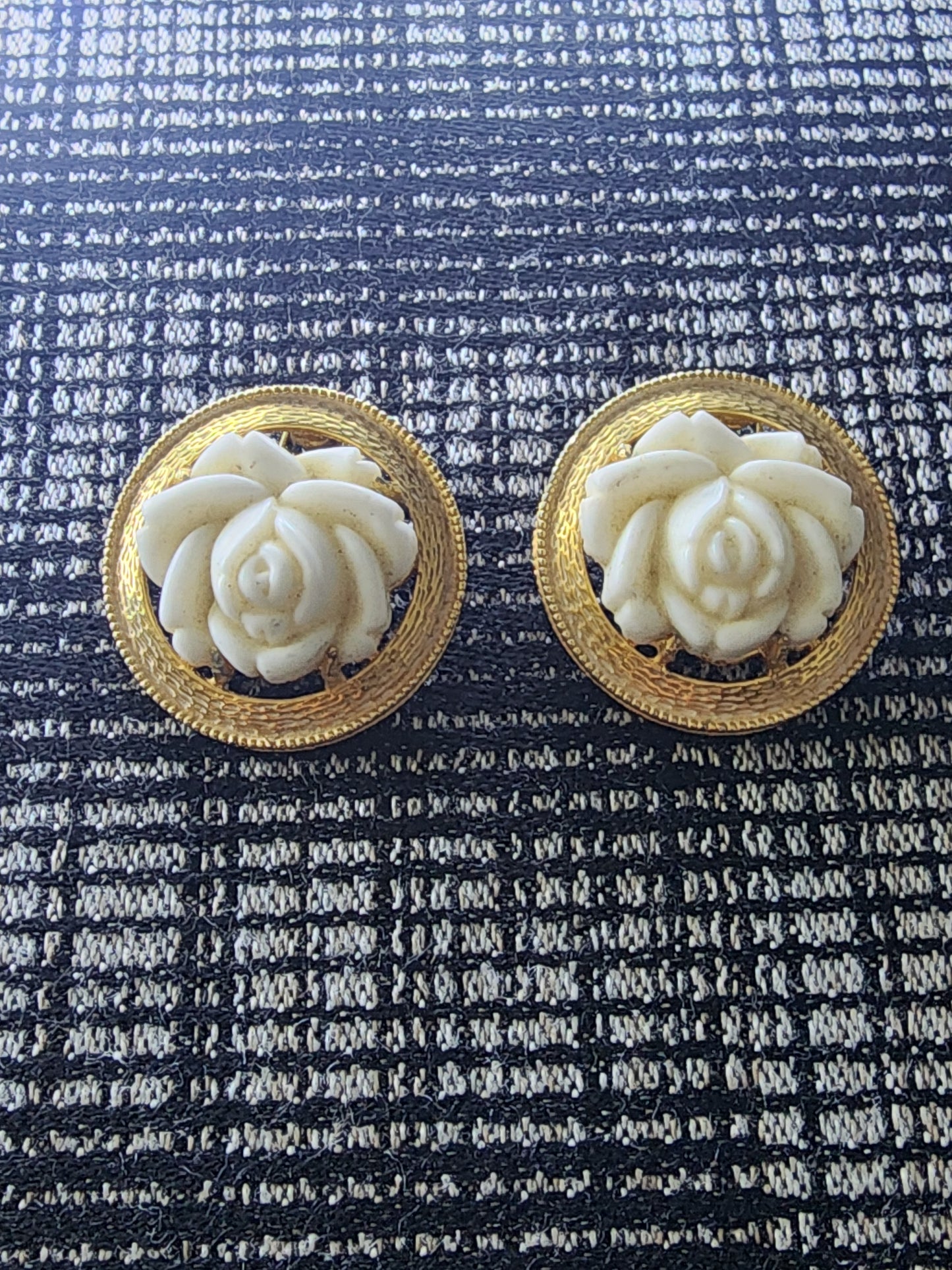 Gold Tone carved flower clip on earrings Fashion jewelry