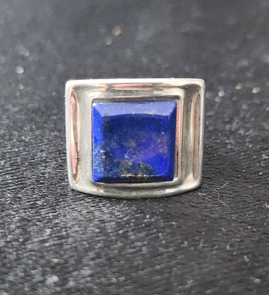 Vintage Sterling silver blue lapis Lazuli ring size 5.5