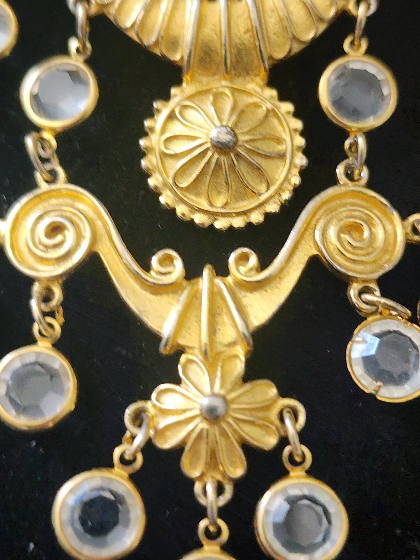 Victorian revival Goldette Gold tone Vintage pin brooch chandelier style